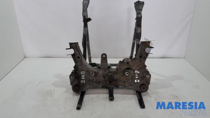 Used Subframe Renault Kangoo/Grand Kangoo (KW) 1.6 16V Price € 75,00 Margin scheme offered by Maresia Parts