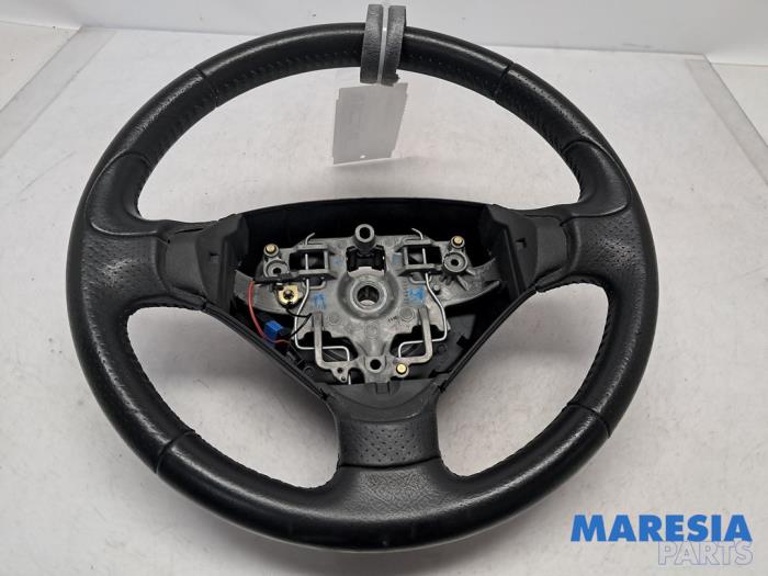 Usagé Volant Peugeot 206+ (2L/M) 1.4 XS Prix € 60,00 Règlement à la marge proposé par Maresia Parts