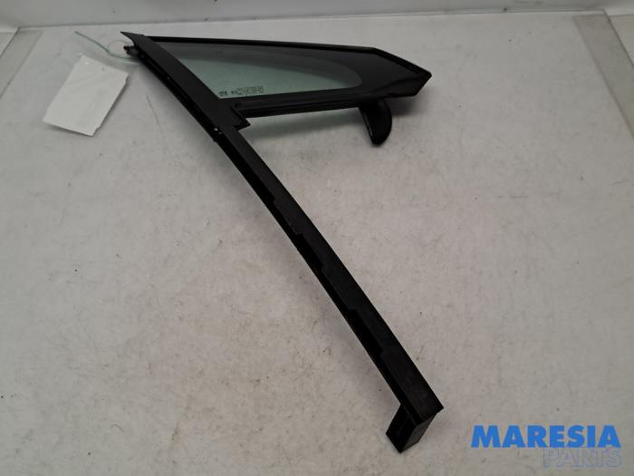 Usados Ventanilla triangular derecha delante Peugeot 2008 (CU) 1.6 VTI 16V Precio € 34,99 Norma de margen ofrecido por Maresia Parts