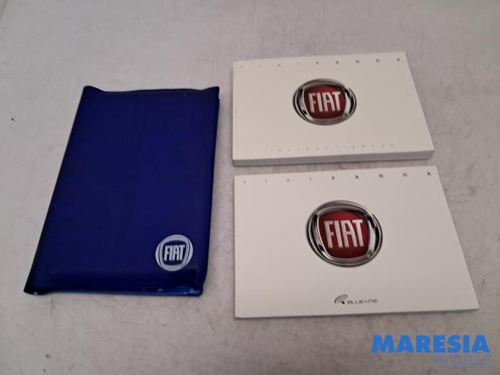 Używane Instrukcja Fiat Panda (312) 0.9 TwinAir Turbo 85 Cena € 25,00 Procedura marży oferowane przez Maresia Parts