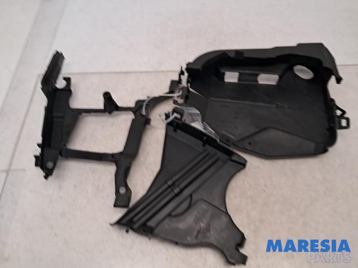 Usagé Couvercle de distribution Renault Megane III Grandtour (KZ) 1.5 dCi 110 Prix € 30,00 Règlement à la marge proposé par Maresia Parts