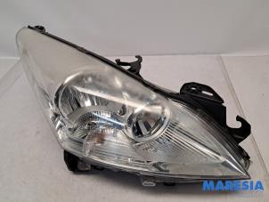 Usados Faro derecha Peugeot 3008 I (0U/HU) 1.6 16V THP 155 Precio € 115,00 Norma de margen ofrecido por Maresia Parts