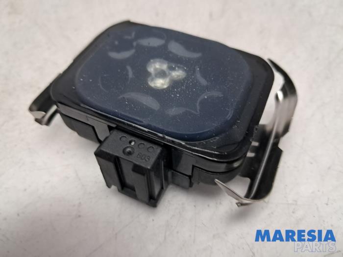 Begagnade Regnsensor Peugeot 3008 I (0U/HU) 1.6 16V THP 155 Pris € 20,00 Marginaltabell erbjuds av Maresia Parts