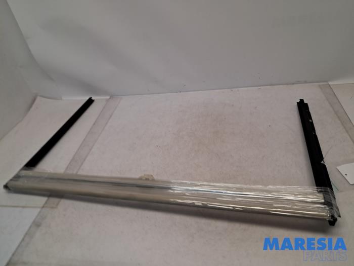 Begagnade Markis Fiat 500 (312) 1.2 Pris € 105,00 Marginaltabell erbjuds av Maresia Parts