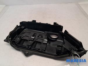 Gebrauchte Motor Schutzblech Renault Trafic (1FL/2FL/3FL/4FL) 1.6 dCi 125 Twin Turbo Preis € 36,29 Mit Mehrwertsteuer angeboten von Maresia Parts