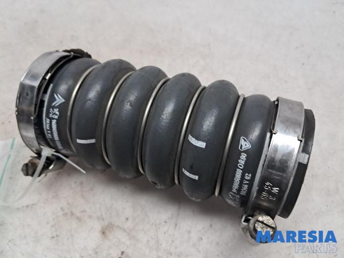 Gebrauchte Intercooler Schlauch Peugeot 207 CC (WB) 1.6 16V THP Preis € 20,00 Margenregelung angeboten von Maresia Parts