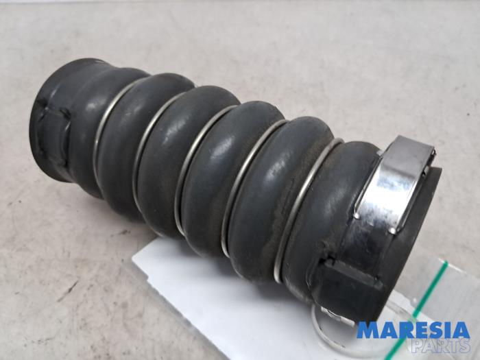 Gebrauchte Intercooler Schlauch Peugeot 207 CC (WB) 1.6 16V THP Preis € 20,00 Margenregelung angeboten von Maresia Parts
