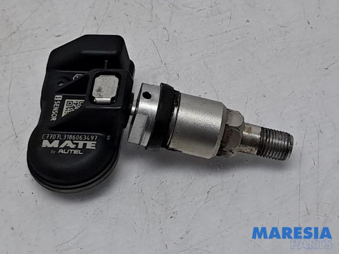 Begagnade Däcktryckssensor Renault Espace (JK) 2.0 16V Pris € 15,00 Marginaltabell erbjuds av Maresia Parts