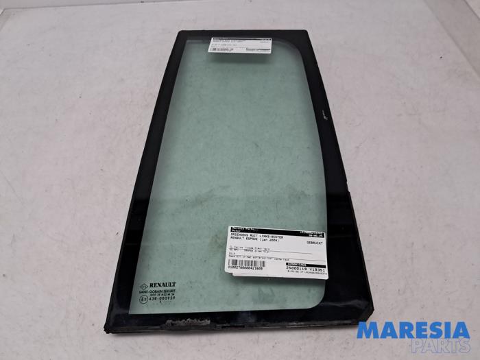 Usados Ventanilla triangular izquierda detrás Renault Espace (JK) 2.0 16V Precio € 50,00 Norma de margen ofrecido por Maresia Parts