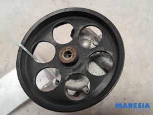 Usagé Pompe de direction Renault Espace (JK) 2.0 16V Prix € 65,00 Règlement à la marge proposé par Maresia Parts