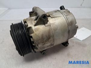 Usagé Pompe clim Renault Espace (JK) 2.0 16V Prix € 50,00 Règlement à la marge proposé par Maresia Parts