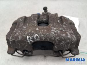 Używane Zacisk hamulcowy prawy tyl Renault Espace (JK) 2.0 16V Cena € 50,00 Procedura marży oferowane przez Maresia Parts