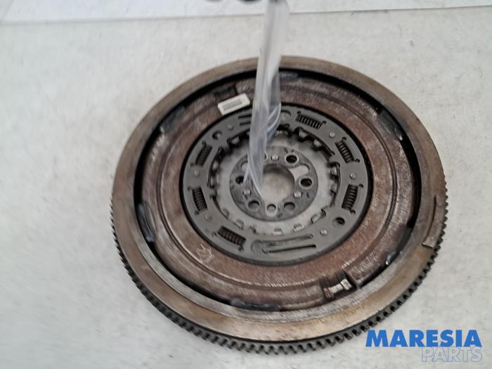 Used Flywheel Alfa Romeo Giulietta (940) 1.4 TB 16V MultiAir Price € 175,00 Margin scheme offered by Maresia Parts