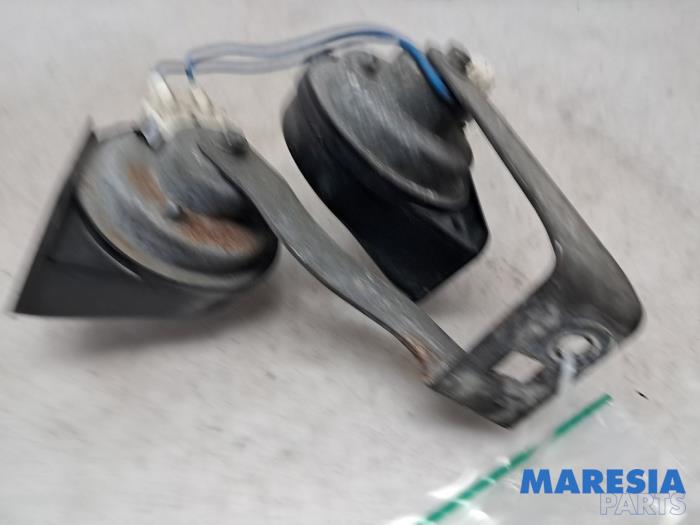 Gebrauchte Hupe Peugeot 308 SW (L4/L9/LC/LJ/LR) 1.2 12V e-THP PureTech 130 Preis € 30,00 Margenregelung angeboten von Maresia Parts
