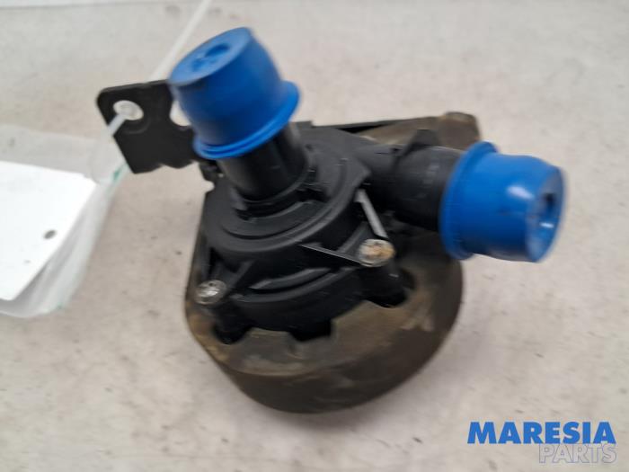 Begagnade Extra vattenpump Opel Astra K Sports Tourer 1.2 Turbo 12V Pris € 57,50 Marginaltabell erbjuds av Maresia Parts