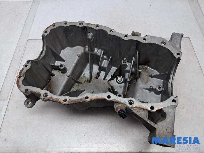 Usagé Couvercle carter Renault Megane III Grandtour (KZ) 1.5 dCi 110 Prix € 39,99 Règlement à la marge proposé par Maresia Parts