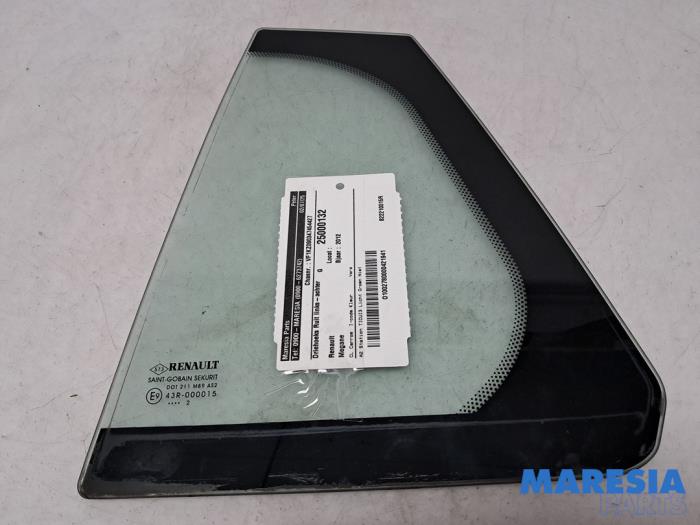 Usados Ventanilla triangular izquierda detrás Renault Megane III Grandtour (KZ) 1.5 dCi 110 Precio € 65,00 Norma de margen ofrecido por Maresia Parts