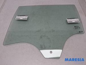 Usados Ventanilla de puerta de 4 puertas izquierda detrás Opel Astra K Sports Tourer 1.2 Turbo 12V Precio € 65,00 Norma de margen ofrecido por Maresia Parts