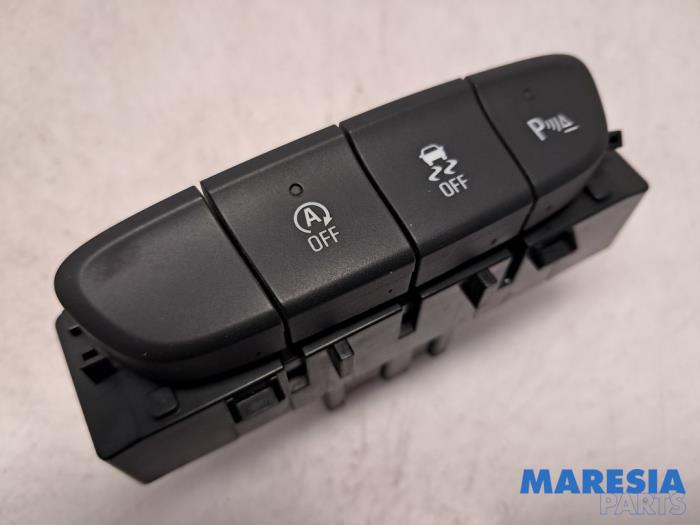 Używane Przelacznik ESP Opel Astra K Sports Tourer 1.2 Turbo 12V Cena € 35,00 Procedura marży oferowane przez Maresia Parts