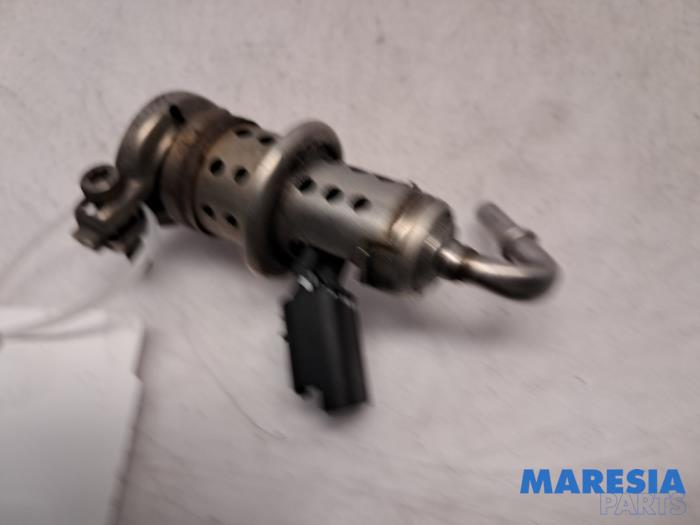 Używane Wtryskiwacz AdBlue Citroen C4 Cactus (0B/0P) 1.6 Blue Hdi 100 Cena € 75,00 Procedura marży oferowane przez Maresia Parts