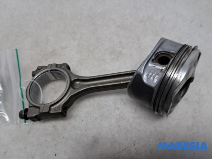 Usagé Bielle Alfa Romeo Brera (939) 2.2 JTS 16V Prix € 131,25 Règlement à la marge proposé par Maresia Parts