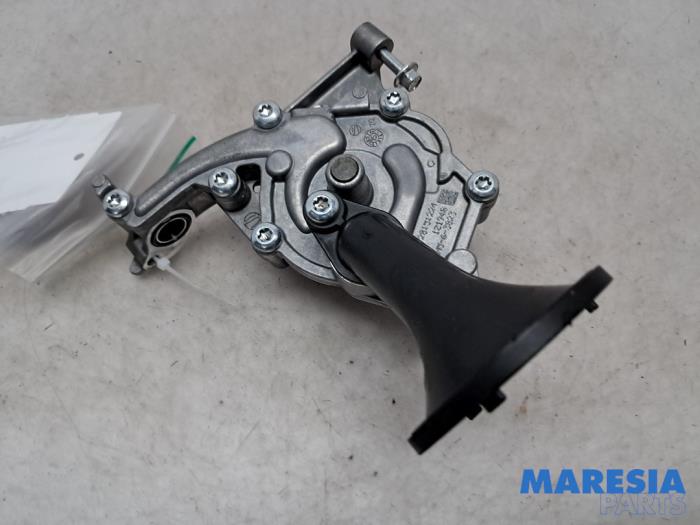 Używane Pompa oleju Peugeot 208 I (CA/CC/CK/CL) 1.0 Vti 12V PureTech Cena € 69,99 Procedura marży oferowane przez Maresia Parts