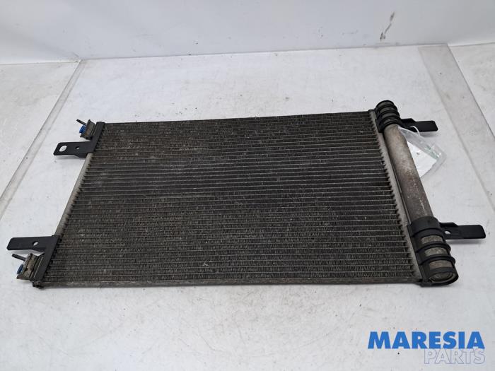 Usagé Condenseur de climatisation Citroen Jumpy 2.0 Blue HDI 180 Prix € 90,75 Prix TTC proposé par Maresia Parts