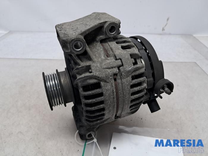 Begagnade Dynamo Opel Zafira (F75) 2.2 16V Pris € 50,00 Marginaltabell erbjuds av Maresia Parts
