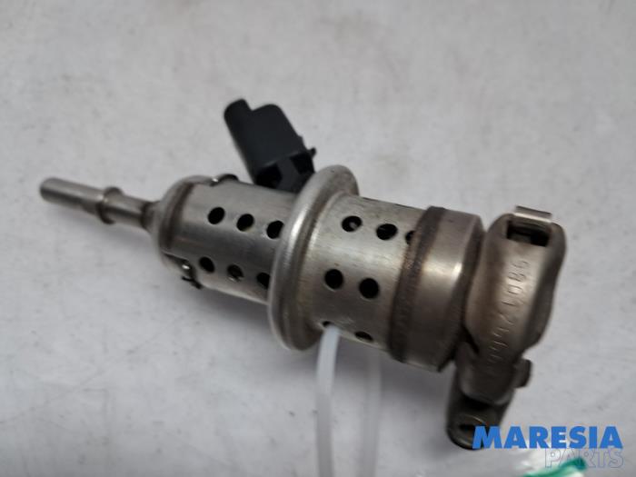 Używane Wtryskiwacz AdBlue Citroen Jumpy 2.0 Blue HDI 180 Cena € 72,60 Z VAT oferowane przez Maresia Parts
