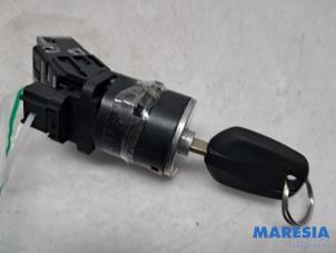 Used Ignition lock + key Citroen Jumpy 2.0 Blue HDI 180 Price € 36,29 Inclusive VAT offered by Maresia Parts