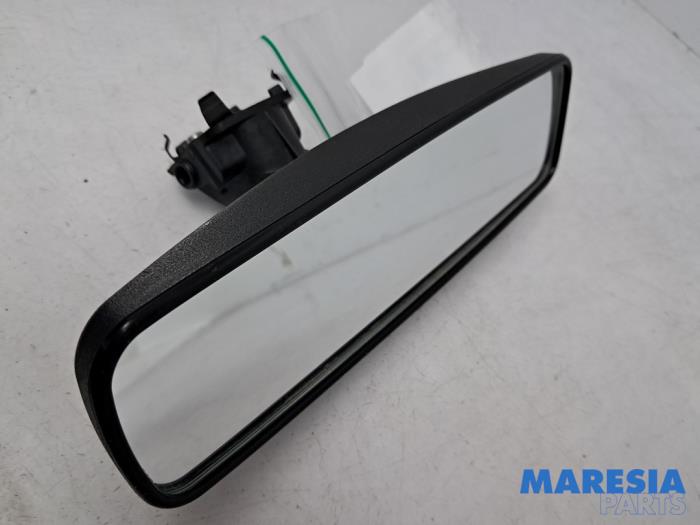 Usados Retrovisor interior Citroen Jumpy 2.0 Blue HDI 180 Precio € 24,19 IVA incluido ofrecido por Maresia Parts
