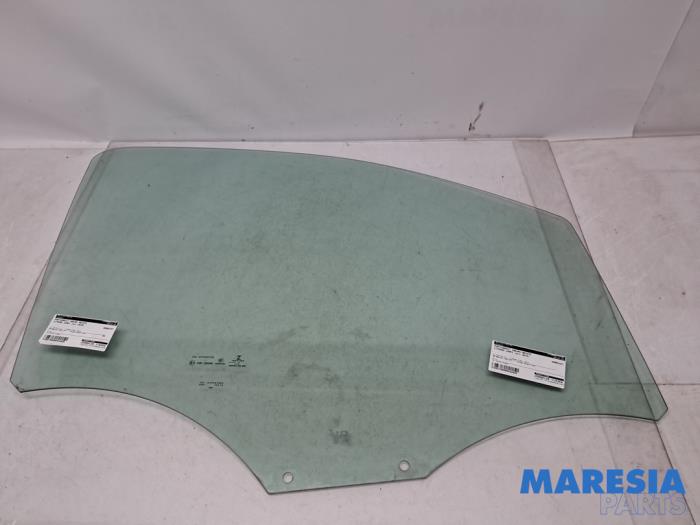 Usados Ventanilla de puerta de 2 puertas derecha Citroen Jumpy 2.0 Blue HDI 180 Precio € 53,24 IVA incluido ofrecido por Maresia Parts