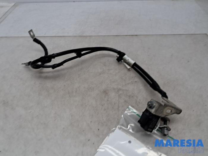 Usados Sensor de batería Opel Combo Cargo 1.5 CDTI 100 Precio € 42,35 IVA incluido ofrecido por Maresia Parts
