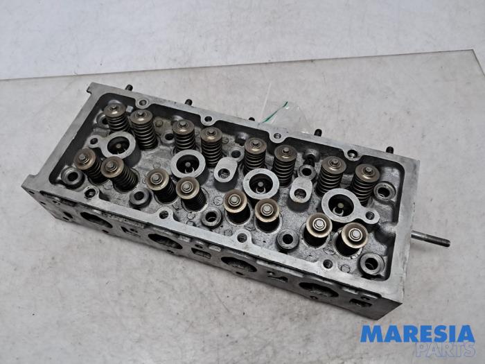 Begagnade Topplock Fiat Punto III (199) 1.4 16V MultiAir Start&Stop Pris € 339,00 Marginaltabell erbjuds av Maresia Parts