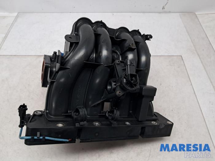 Używane Kolektor dolotowy Fiat Punto III (199) 1.4 16V MultiAir Start&Stop Cena € 100,00 Procedura marży oferowane przez Maresia Parts