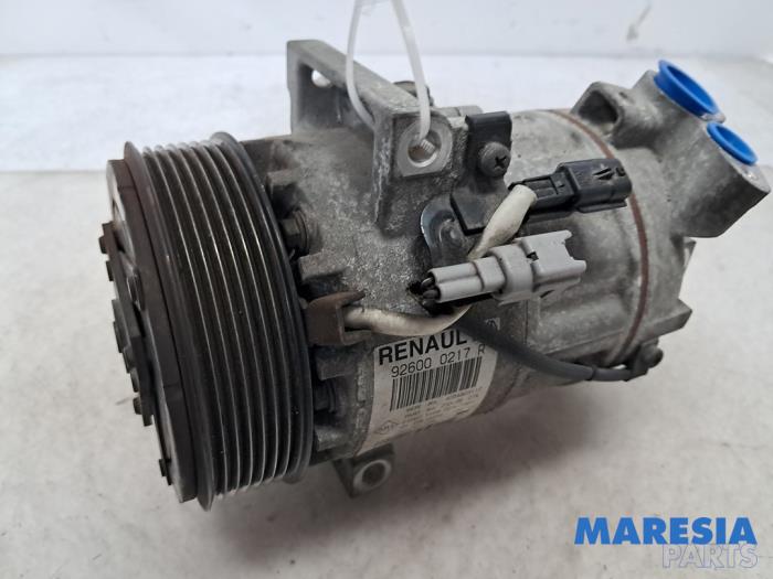 Usagé Compresseur de clim Renault Clio IV Estate/Grandtour (7R) 1.2 TCE 16V EDC Prix € 100,00 Règlement à la marge proposé par Maresia Parts