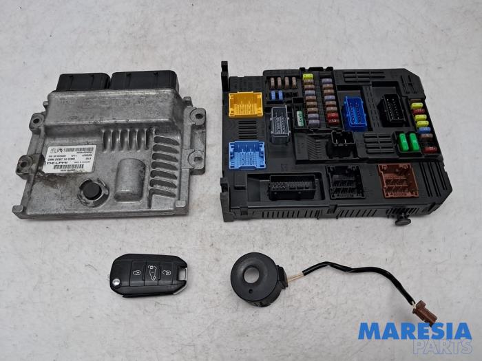 Used Engine management computer Opel Vivaro 2.0 CDTI 122 Price € 393,25 Inclusive VAT offered by Maresia Parts