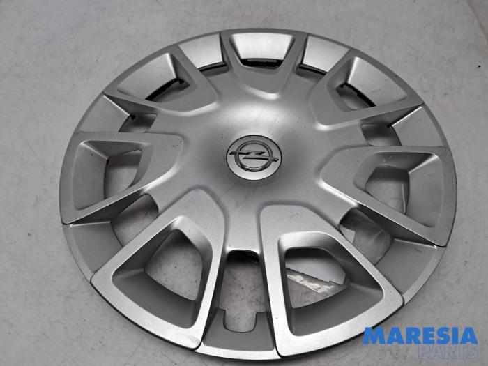 Używane Kolpak Opel Combo Cargo 1.5 CDTI 100 Cena € 14,52 Z VAT oferowane przez Maresia Parts
