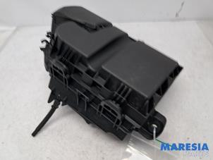 Usagé Boîtier filtre à air Opel Combo Cargo 1.5 CDTI 100 Prix € 66,54 Prix TTC proposé par Maresia Parts