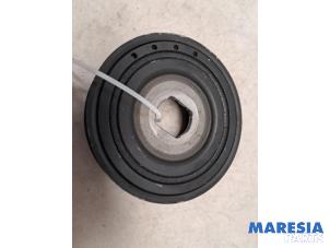 Gebrauchte Kurbelwelle Riemenscheibe Renault Master III (MA/MB/MC/MD/MH/MF/MG/MH) 2.3 dCi 135 16V FWD Preis € 90,75 Mit Mehrwertsteuer angeboten von Maresia Parts