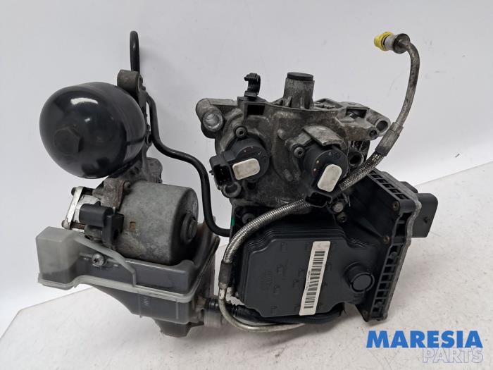 Usagé Robot commutation Peugeot 3008 I (0U/HU) 2.0 HYbrid4 16V Prix € 899,00 Règlement à la marge proposé par Maresia Parts