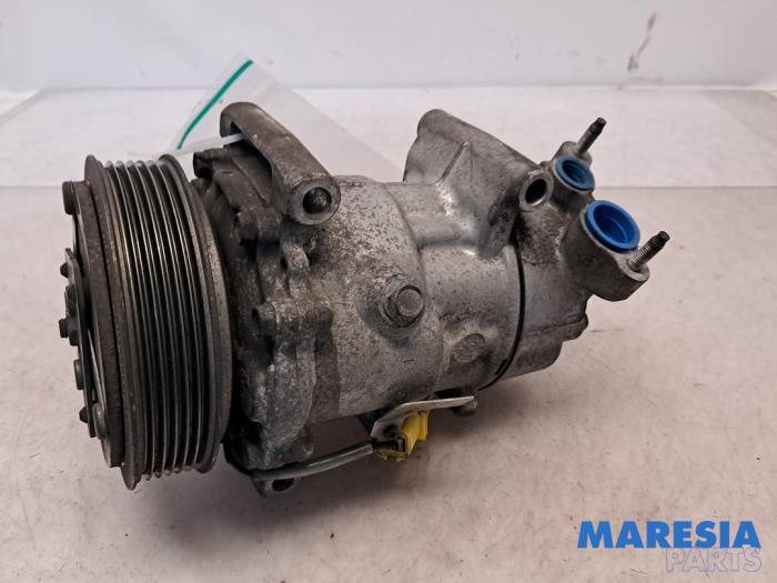 Usagé Compresseur de clim Peugeot 307 CC (3B) 2.0 16V Prix € 125,00 Règlement à la marge proposé par Maresia Parts