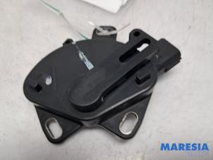 Begagnade Lägesbrytare, automatisk växellåda Renault Megane III Grandtour (KZ) 2.0 16V CVT Pris € 35,00 Marginaltabell erbjuds av Maresia Parts