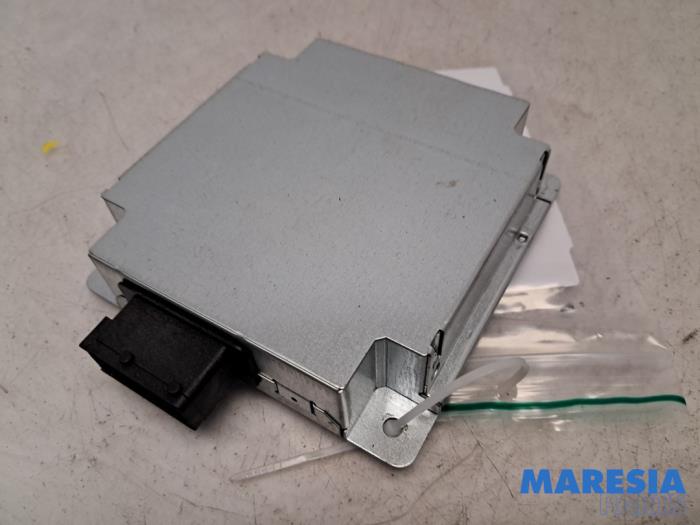 Używane Modul radiowy Fiat 500 (312) 0.9 TwinAir 80 Cena € 50,00 Procedura marży oferowane przez Maresia Parts