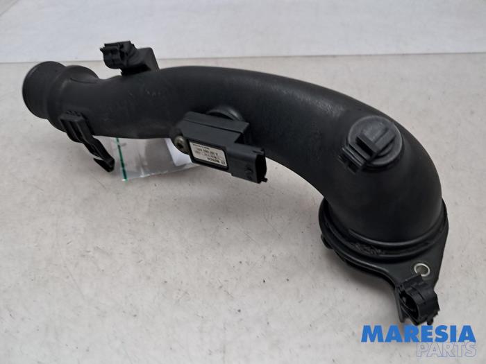 Intercooler Rohr van een Fiat Panda (312) 0.9 TwinAir Turbo 85 2012