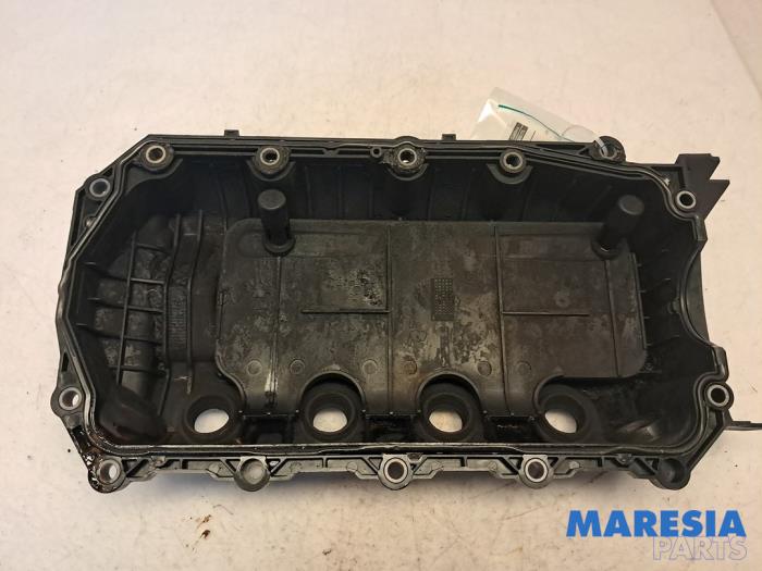 Ventildeckel van een Renault Kangoo (KC) 1.2 16V 2005