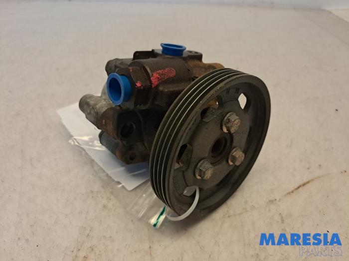 Usagé Pompe de direction Renault Kangoo (KC) 1.2 16V Prix € 49,95 Règlement à la marge proposé par Maresia Parts