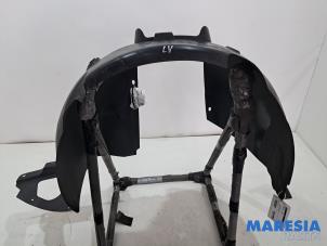 Używane Nadkole Peugeot 208 I (CA/CC/CK/CL) 1.4 16V Cena € 24,95 Procedura marży oferowane przez Maresia Parts