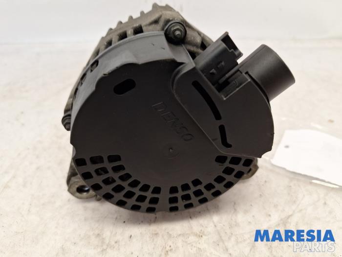 Dynamo van een Peugeot 208 I (CA/CC/CK/CL) 1.0 Vti 12V PureTech 2013