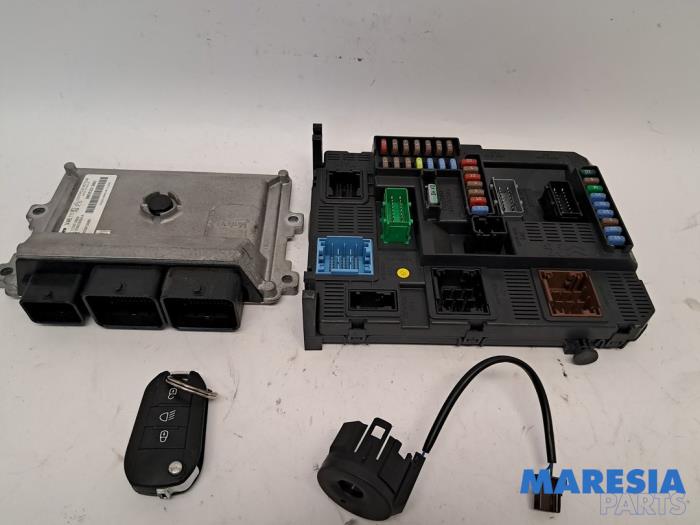 Used Engine management computer Peugeot 208 I (CA/CC/CK/CL) 1.0 Vti 12V PureTech Price € 249,00 Margin scheme offered by Maresia Parts